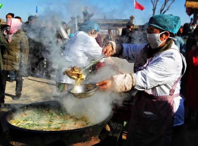 炸了！恩施旅游收入破900亿，游客扎堆来这过年，到底图啥？