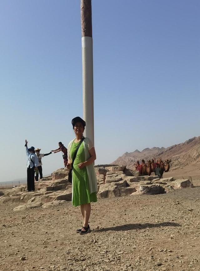 游新疆中国热极火焰山