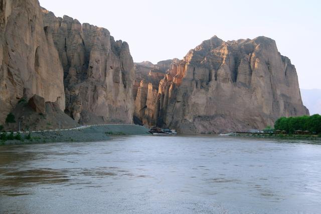 夕阳河边小村，黄河洄水湾（洄水湾）