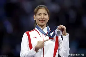 24岁广东女生奥运摘银牌！收入供养全家，要给五个弟弟盖房图片