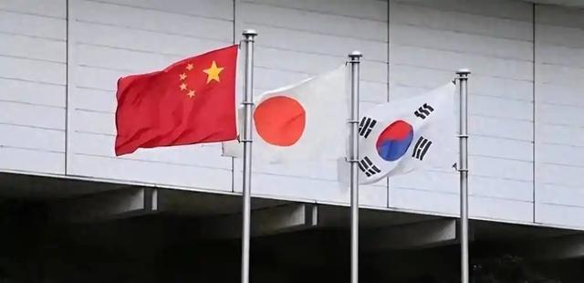 李在明已抵达日本	，对外交底！日本右翼突然发现：特朗普自顾不暇