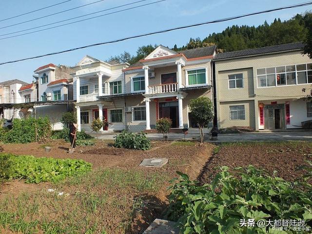 为什么不让城里人到农村买房？未来农村会迎来新的发展机会吗？