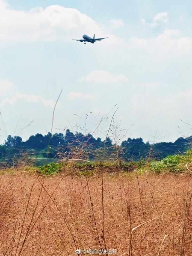 坐地铁打卡成都