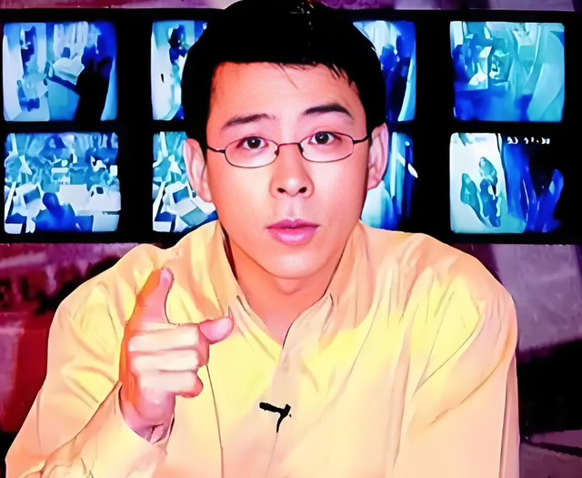 那个曾扬言让中国给全世界道歉，惨遭央视开除的阿丘，如今怎样了