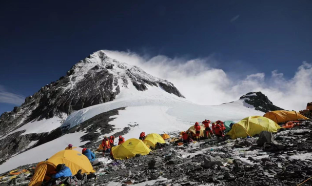 一周两起登山险！卓玛康峰加潘巴里山，安全体系失灵？