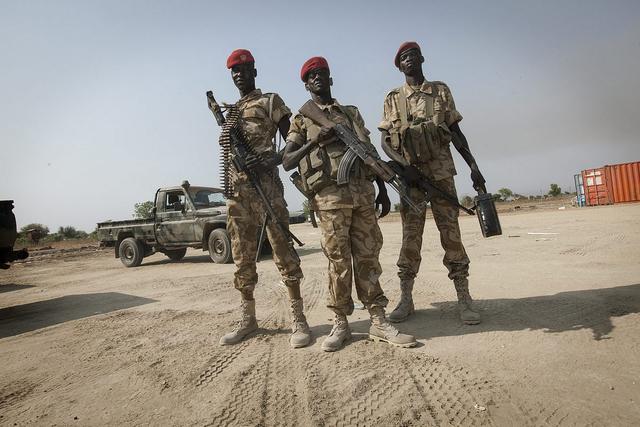 苏丹难民曝出细节！搜不到钱就强奸，就连女孩的卫生巾都被撕开？