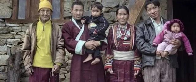 这个一妻多夫制的民族，晚上怎么过？女人直言：没有幸福可言