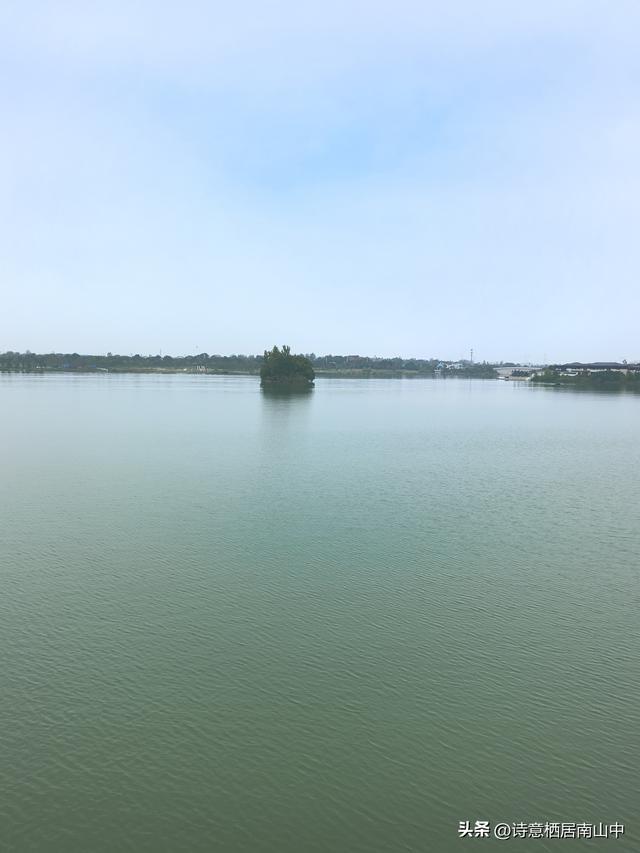 现在越来越流行一种休闲度假游，轻松惬意，拒绝东奔西走！
