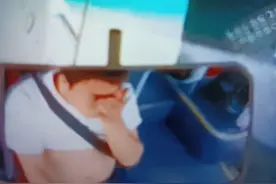 大巴上的奇人怪事图片