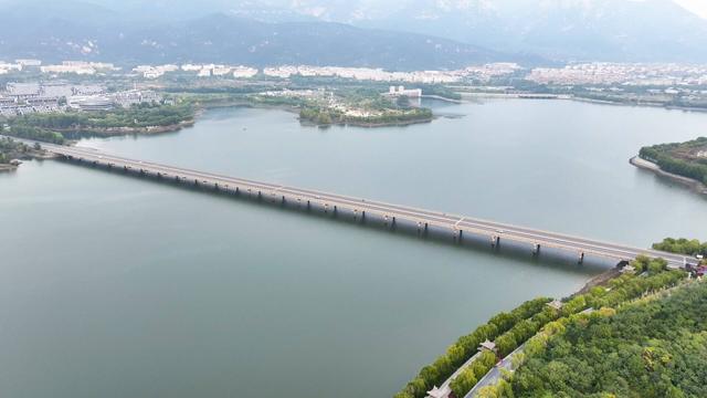岱岳金秋：斑斓胜景绘就诗意画卷