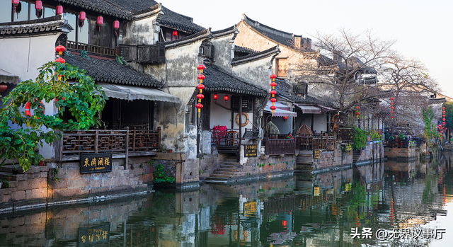 资本狂炒古镇热，商铺扎堆无个性，真实烟火气难寻
