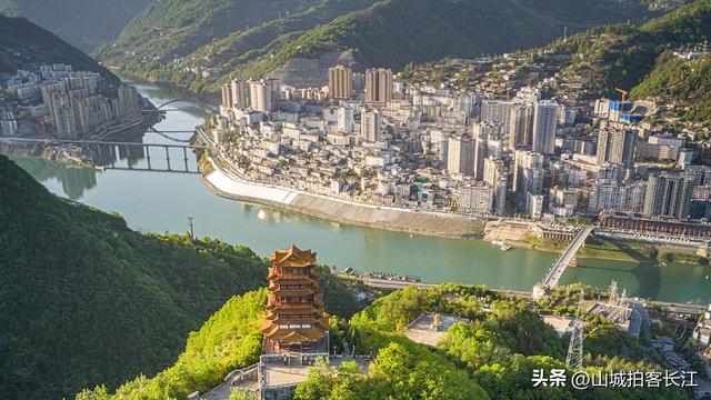 陕西享有“小重庆”美誉的县，一元缆车俯瞰江岸，美食暖胃又暖心