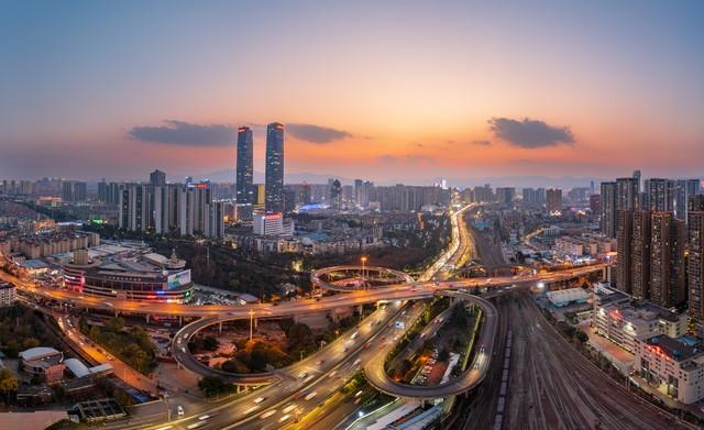 你知道七彩云南共有多少个地级市及县级市吗？