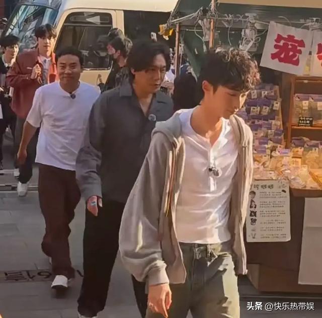 秦昊带继子录制节目，全家托举恩利好幸福，至今却无代表作品