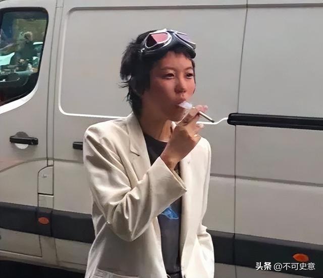 外表是仙女，私下里却抽烟成瘾的9位女明星，刘亦菲最令人意外！