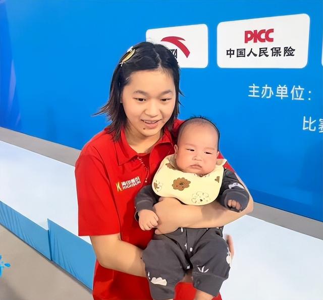 直到王伟莹坦白全红婵退出个人赛原因，才懂樊振东那番话真没说错