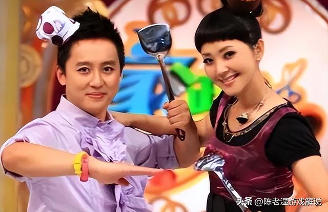 51岁主持人方琼：嫁给电视台领导，21岁儿子不仅长得像她还是学霸