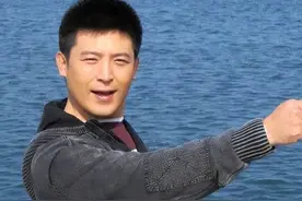 孙涛：娶同学李莉，结婚27年被拿捏死，17次上春晚全是她的功劳图片