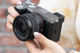 为什么这么多人买这款相机？镜头选对了真的省力图片