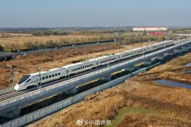 春运期间为何有三折火车票？12306客服回应图片