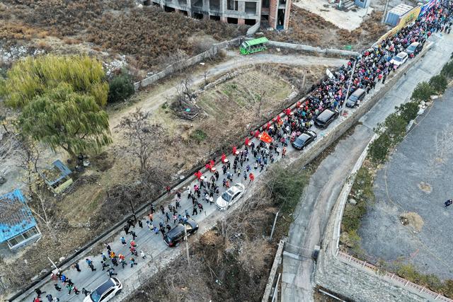4000余名中外健儿逐梦泰山 徒步穿越齐鲁千年文脉