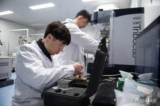 医学迎来革命性突破！科学家造出“发丝	”级电机，AI操控精准下药