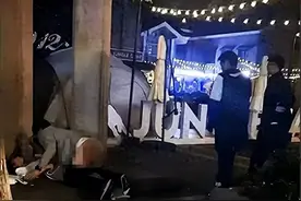 南京酒吧街不雅事件两人已被拘，不雅行为非侵犯 未发生实质性关系图片