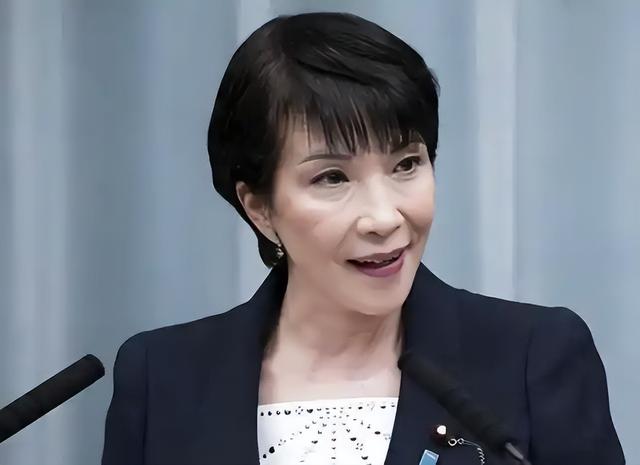 日本机场挤满了回国的人：有人提前结束行程，有人辞工返华