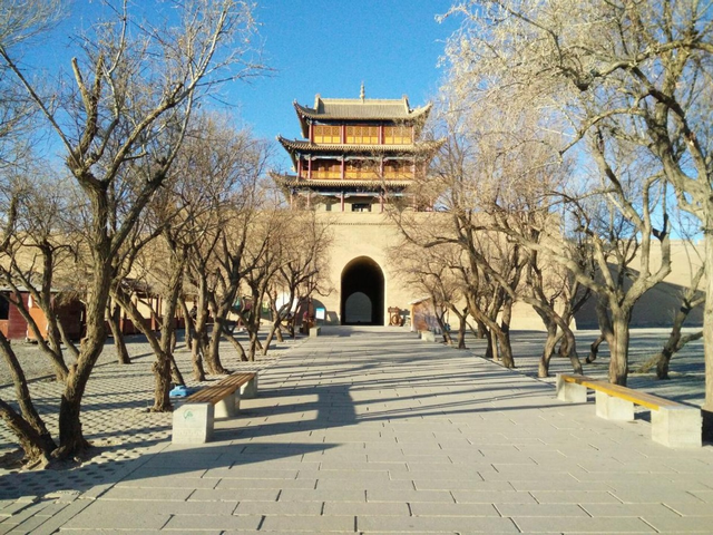 明长城最西端关口：天下第一雄关嘉峪关的历史与防御体系