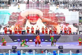 欢乐开演半个月！哈尔滨冰雪大世界“江上大舞台”文艺演出超精彩图片