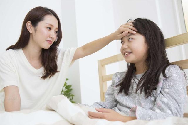 56岁阿姨相亲一见钟情，当天同居，第二天醒来都不知道对方叫啥