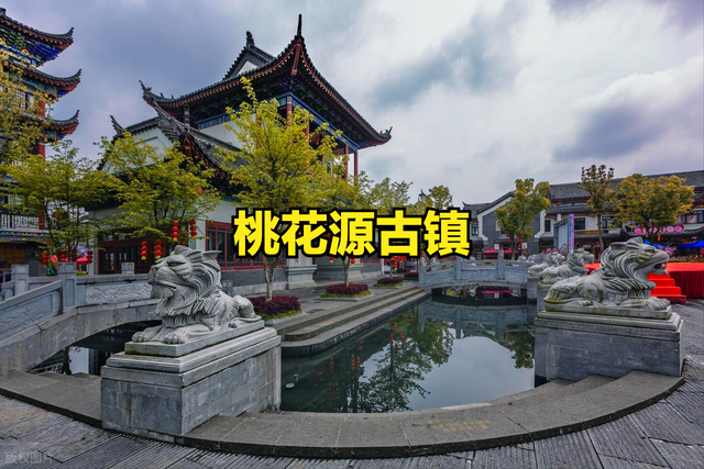 百亿“假古镇”沦为“空城”，谁在为这场资本狂欢买单？