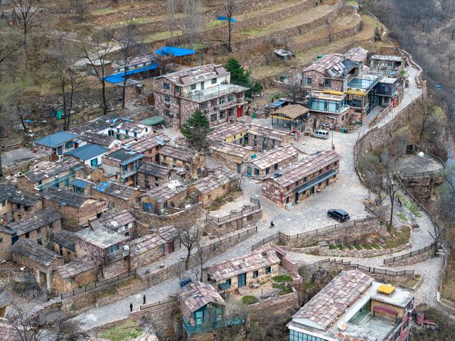 画布上的石头村：在高家台，看见被艺术点亮的太行山魂