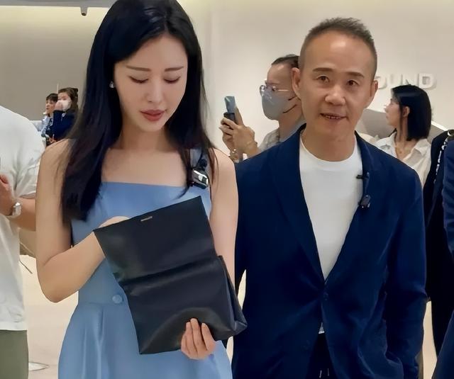 刘强东没想到，离过年不到2月	，章泽天走上了和田朴珺一样的路