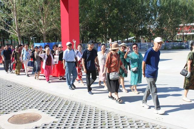 走进校园收获多·旅游文化展风采