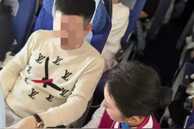 旅客突发低血糖，他们暖心救助……图片