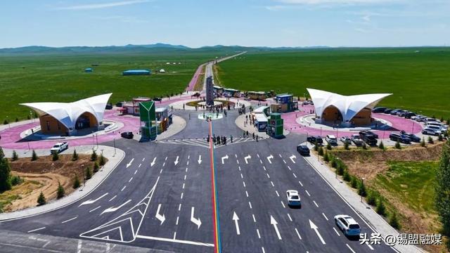 中国草原最大公路石碑亮相西乌珠穆沁草原