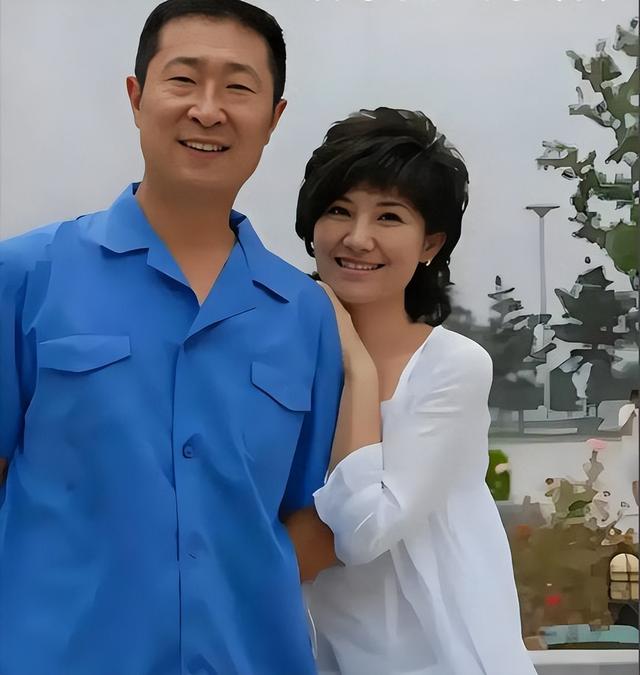 晚节不保？曝56岁林永健摸宋祖儿手还拍大腿，网友：难怪她能复出