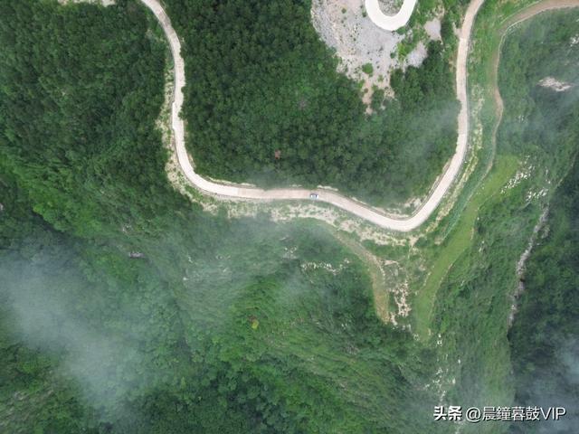 太行山平顺县的天路