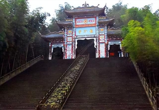 四川旅游：难忘宜宾长宁热气球赛采风行(图)