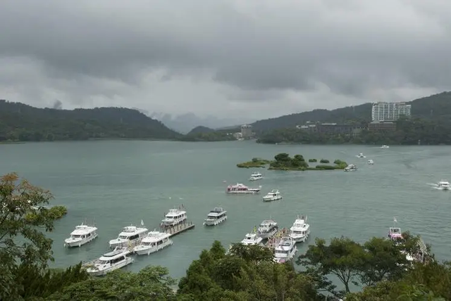 普特会刚结束，特朗普就对台海局势表态？国防部第一时间发声，解放军57架次军机火速起飞