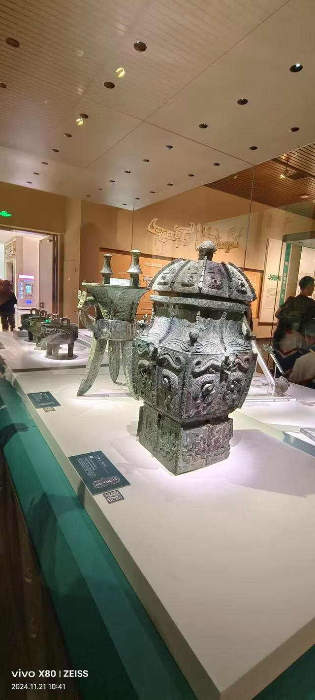 信史开端：洹水边的三千年凝视与诘问