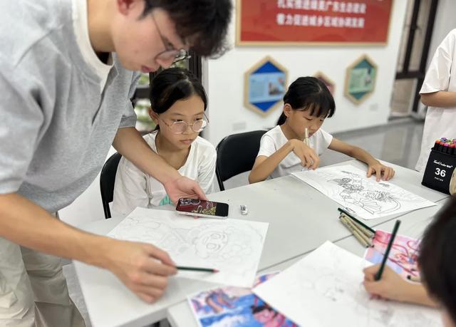 青春助力“百千万工程” ｜广州城市理工学院“璀璨之星”实践团:当非遗遇上AI，传统与科技的美学对话