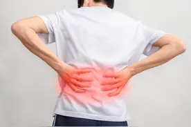 为什么“简单”的后背疼，却始终找不到病因？医生告知！图片