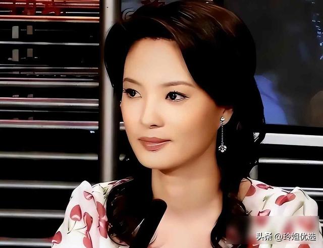 她是央视最惨女主持，男友死刑，丈夫入狱，如今48岁被释永信牵连