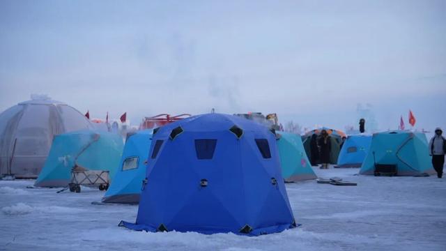 内蒙古冰雪英雄会额尔古纳冰雪欢乐季第三届中俄界河冰钓活动，冰雪盛宴启幕图集