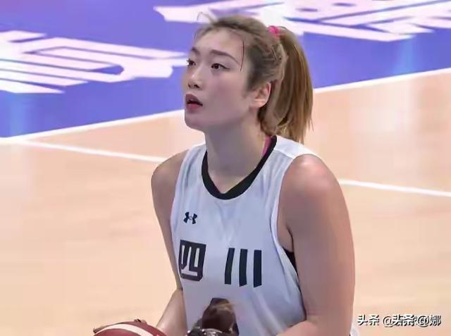 全运女篮-四川狂胜香港73分豪取两连胜 李梦25分+7人上双