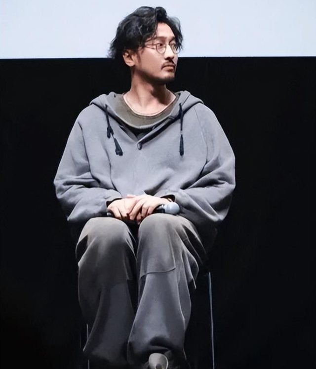 连爆2大行业瓜！大花回应只字不提影帝，阔太倒油导演？都不装了