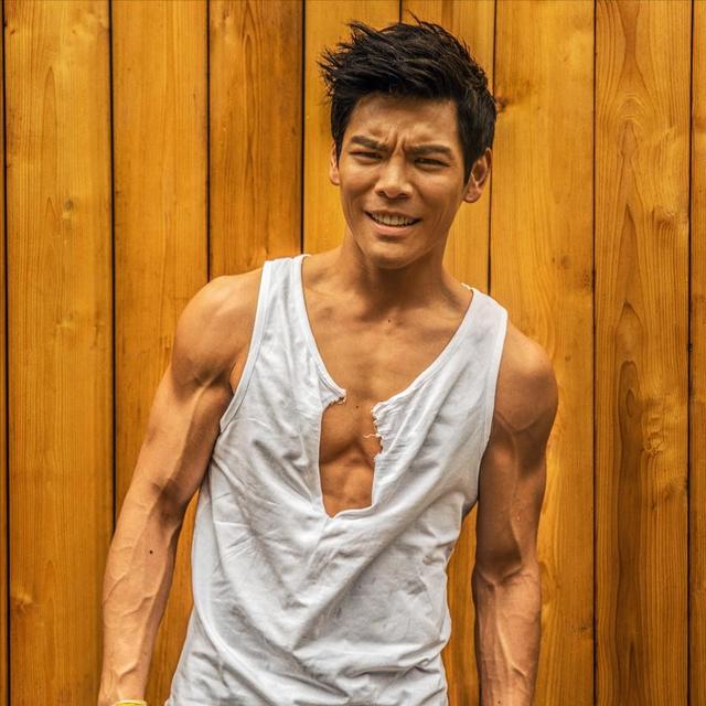 徐帆回应离婚5个月，冯小刚近况曝光，他的“小心思”再藏不住了