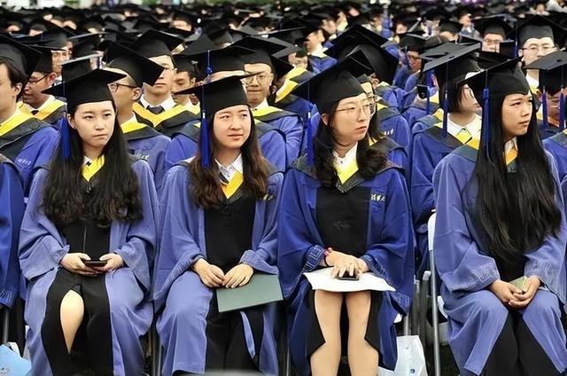 大学毕业后才发现，“文科生”和“理科生”的差距，不只是工资
